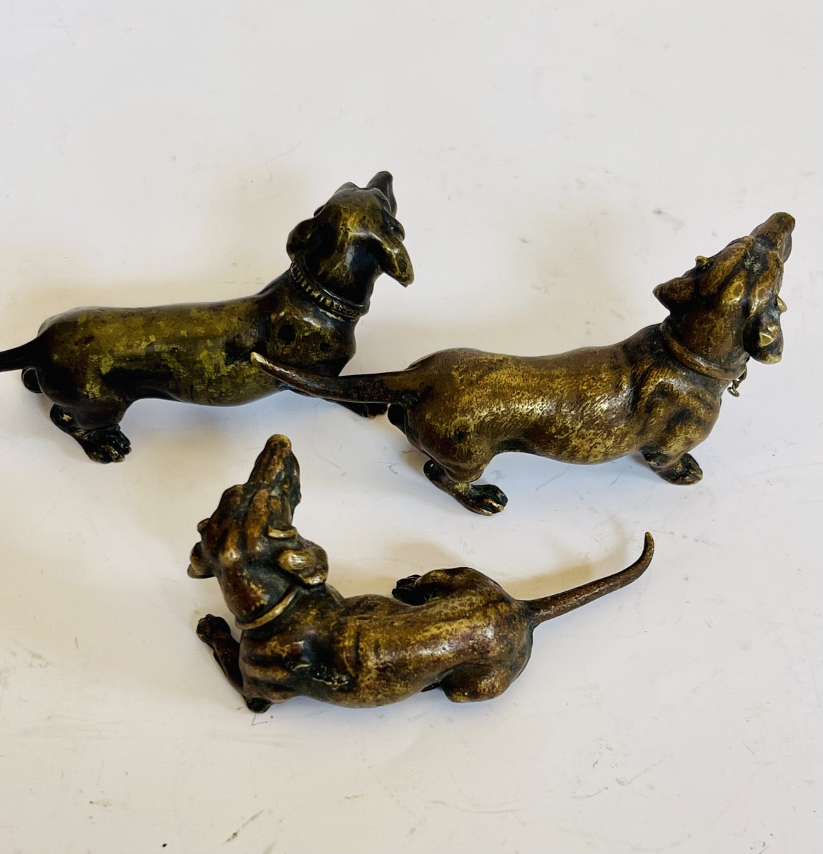 Ensemble de trois bassets en bronze de vienne -photo-1